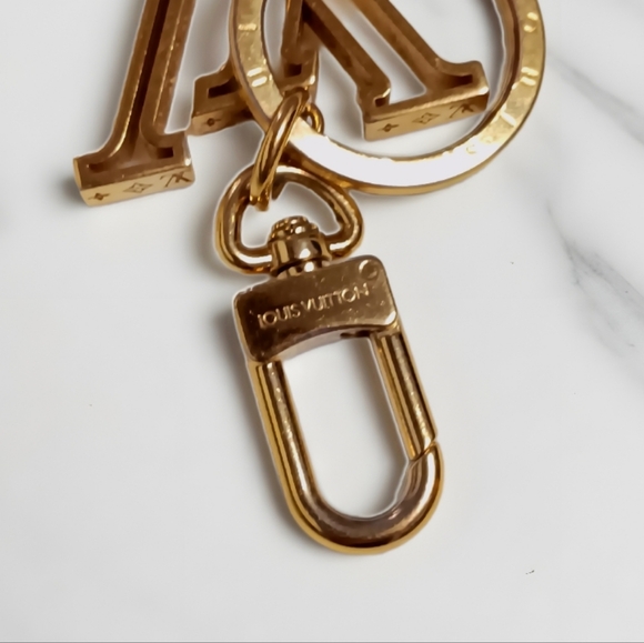 Louis Vuitton LV Link Gold Bag Charm Key Holder M69481 ✨ - Picture 10 of 11